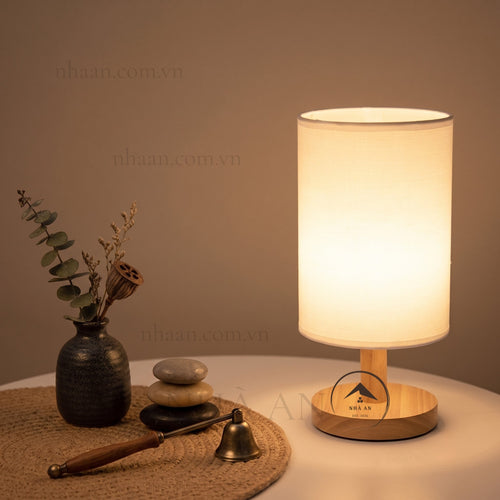 ĐÈN BÀN TRỤ GỖ TỐI GIẢN - NHÀ AN